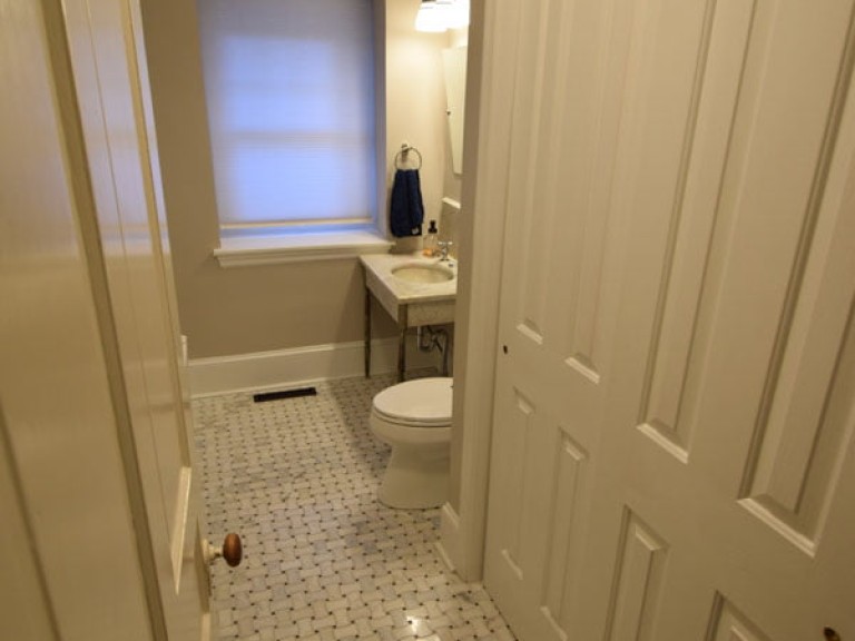 Powder room1